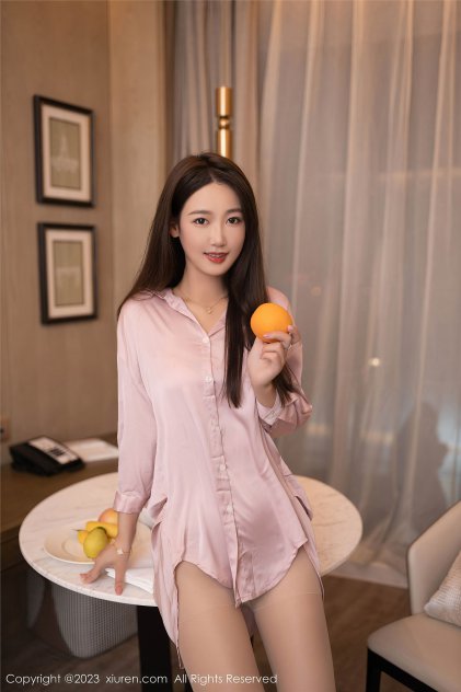 美女黄板视频视频免费海报